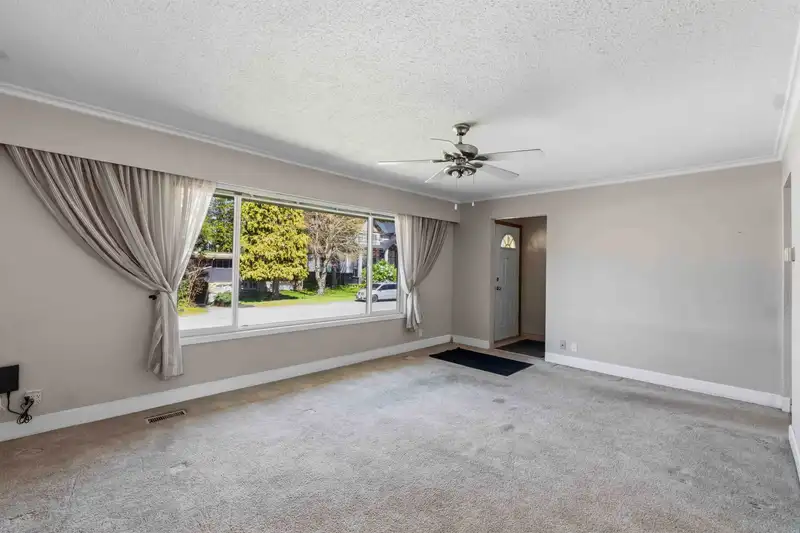 31806 CARLSRUE AVENUE - photo 4 of 10