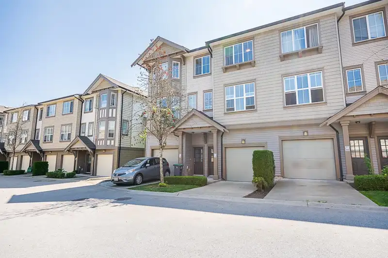 79 14838 61 AVENUE - photo 2 of 29