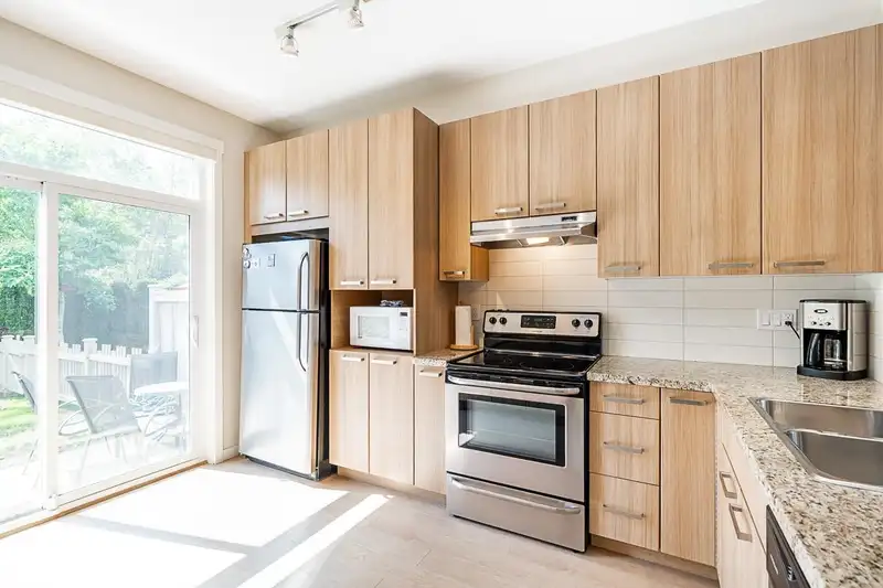 79 14838 61 AVENUE - photo 4 of 29