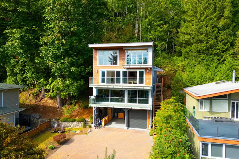 2867 PANORAMA DRIVE - photo 3 of 40