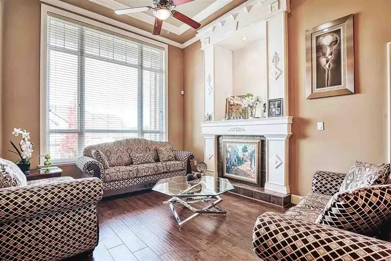 14670 76A AVENUE - photo 3 of 20