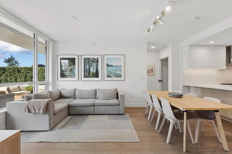 208 177 W 3RD STREET - photo 1 of 35
