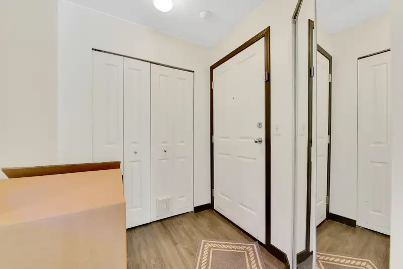 104 10188 155TH STREET - photo 4 of 33