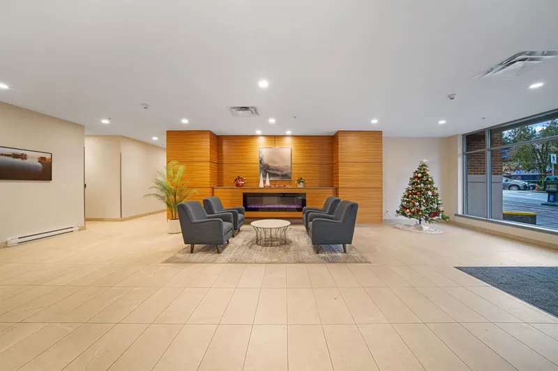 321 225 NEWPORT DRIVE - photo 3 of 25