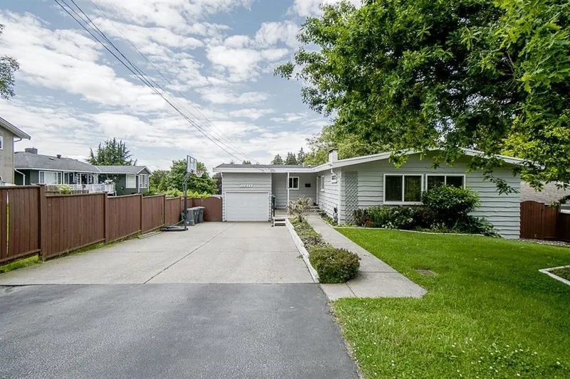 11429 139A STREET - photo 1 of 15