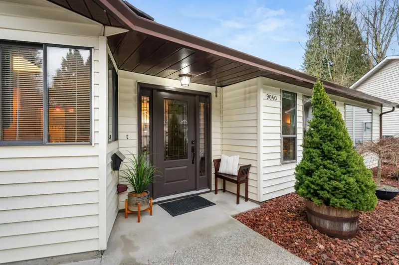 9040 JAMES PLACE - photo 2 of 40