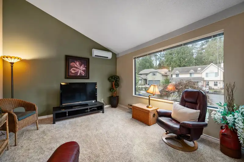 9040 JAMES PLACE - photo 3 of 40