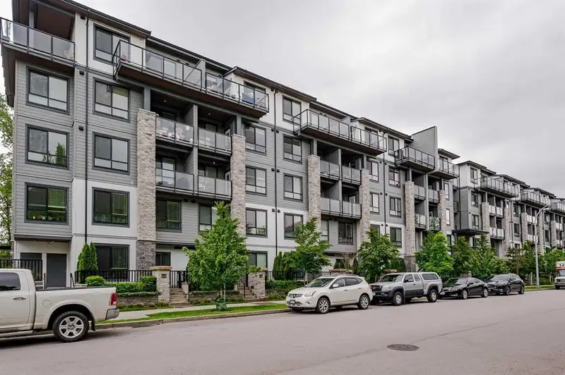 202 15351 101 AVENUE - photo 1 of 19