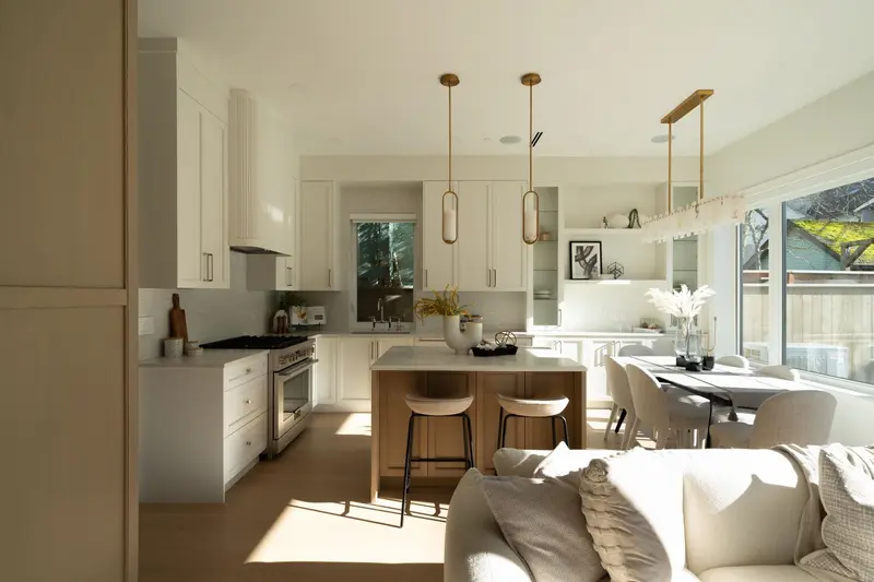 2 864 E 16TH AVENUE - photo 2 of 25