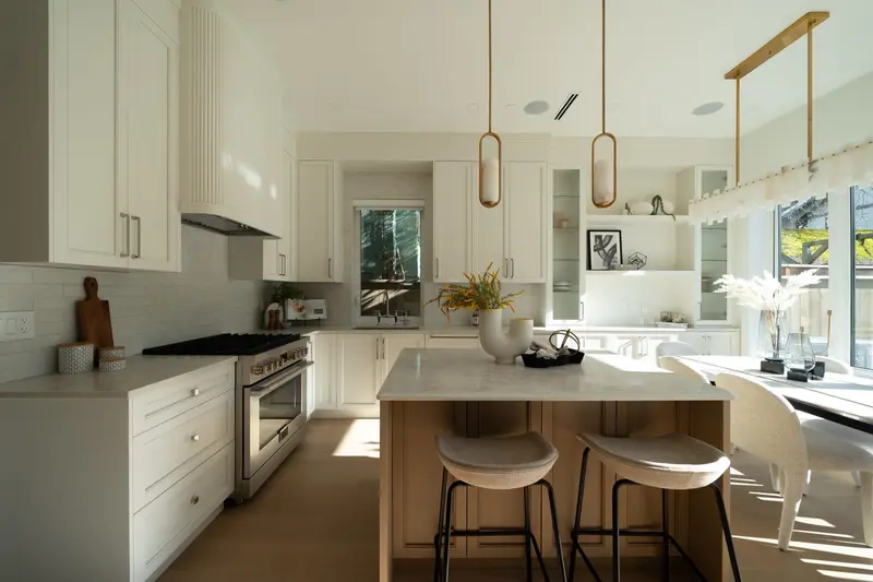 2 864 E 16TH AVENUE - photo 3 of 25