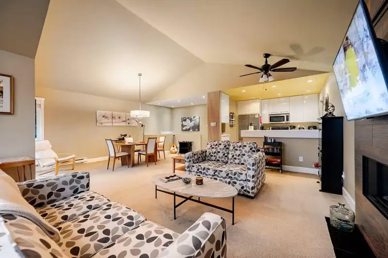 336 E 26TH STREET - photo 4 of 34