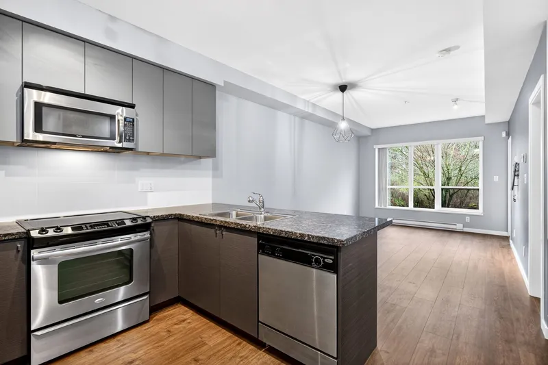 211 6420 194 STREET - photo 4 of 25