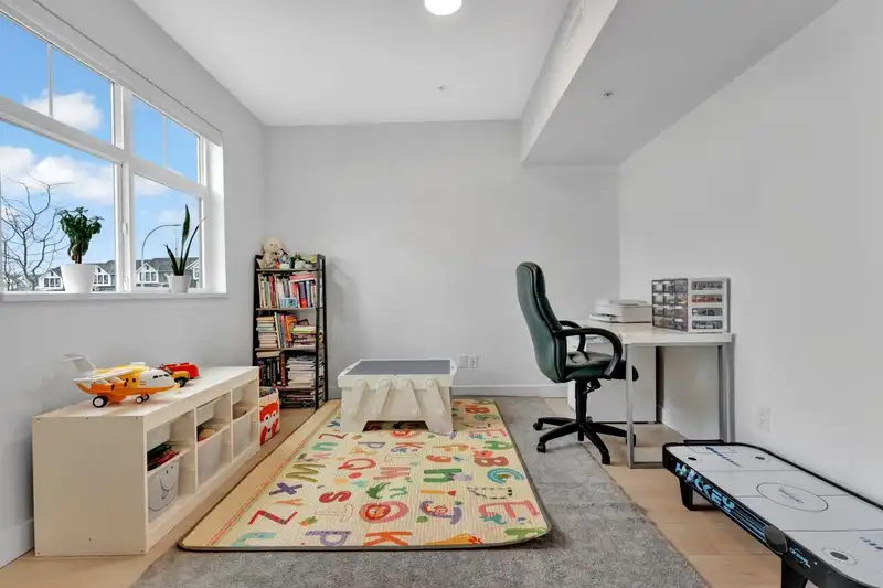 3 20164 81A AVENUE - photo 3 of 38