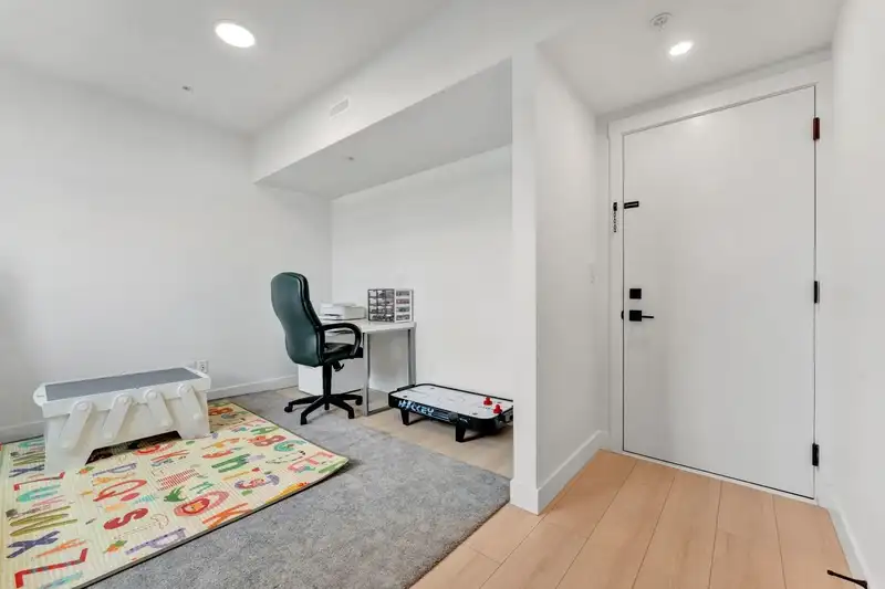 3 20164 81A AVENUE - photo 4 of 38