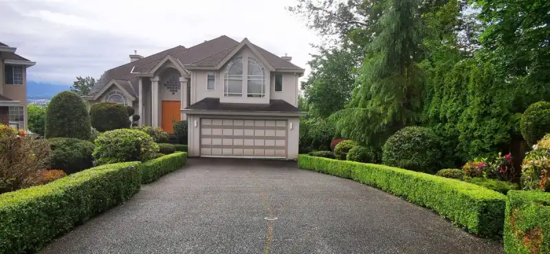 2777 NADINA DRIVE - photo 1 of 29