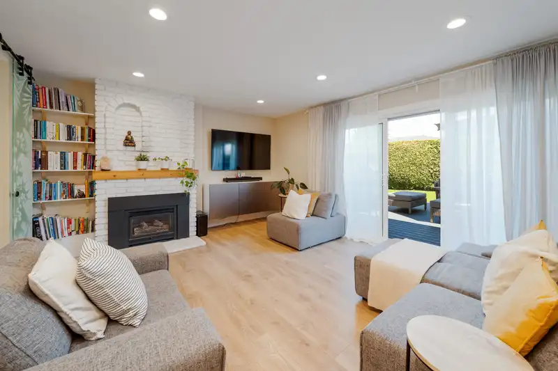 34 11551 KINGFISHER DRIVE - photo 2 of 40