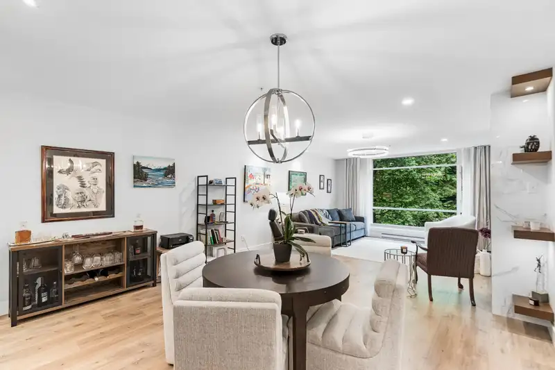 210 19142 122 AVENUE - photo 1 of 40