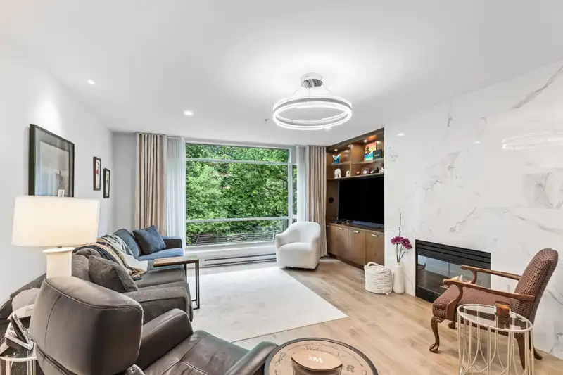210 19142 122 AVENUE - photo 3 of 40