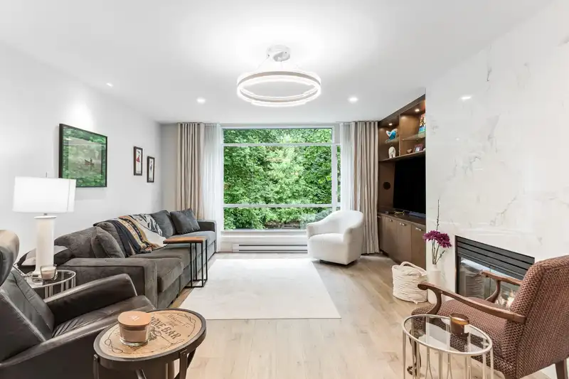 210 19142 122 AVENUE - photo 4 of 40