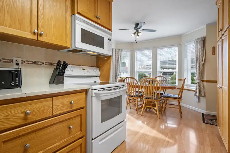 13 20554 118TH AVENUE - photo 3 of 24
