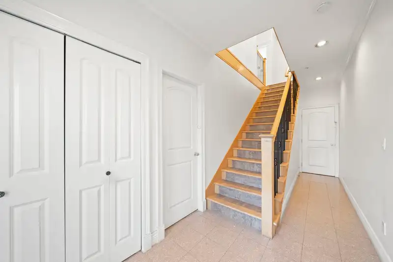 2772 TRIUMPH STREET - photo 3 of 36