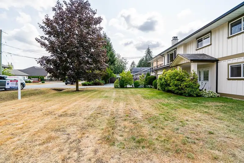 5751 246B STREET - photo 4 of 39