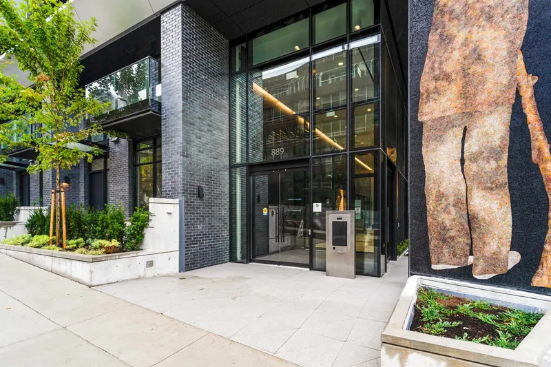 1107 889 PACIFIC STREET - photo 4 of 25