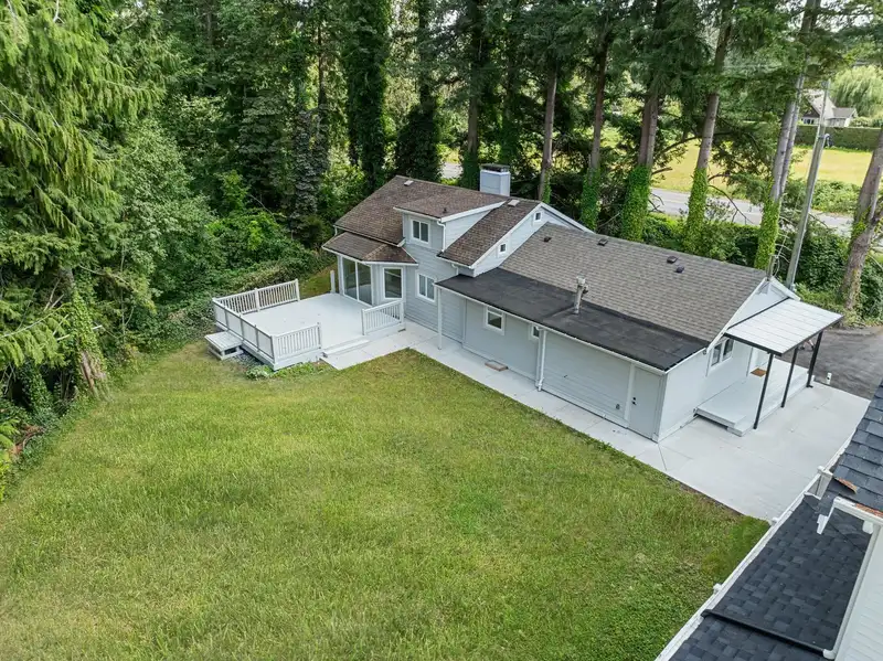 24839 ROBERTSON CRESCENT - photo 2 of 40