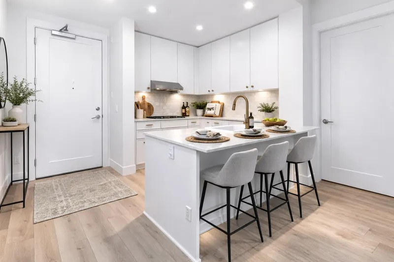 104 708 EDGAR AVENUE - photo 2 of 20