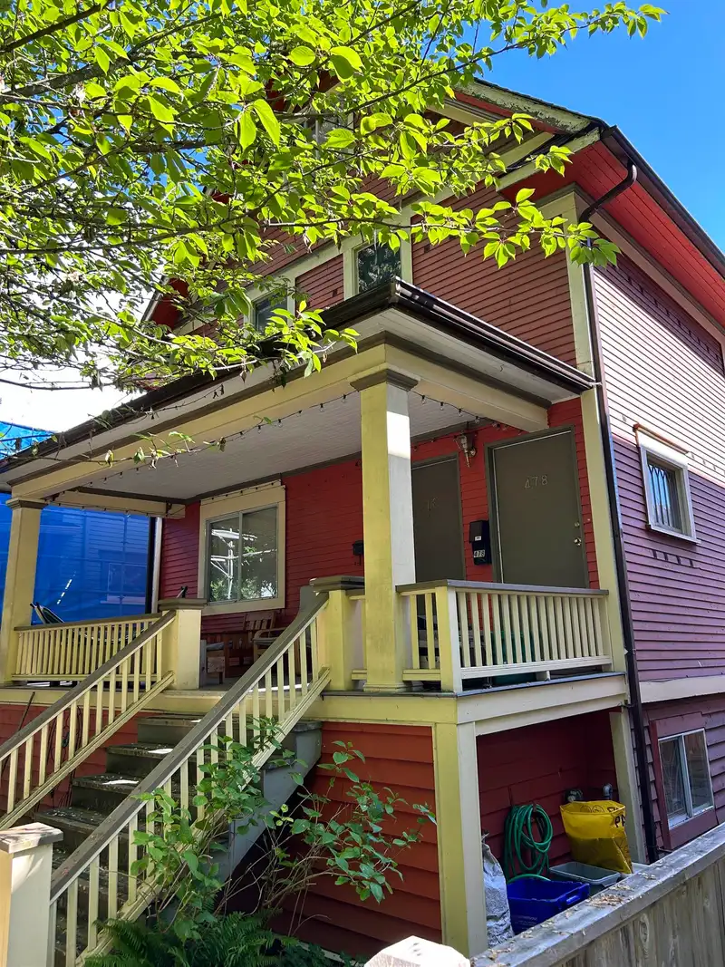 476 E 10TH AVENUE - photo 4 of 32