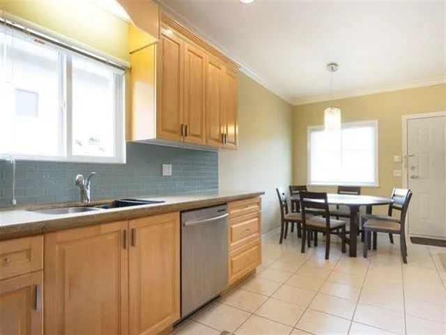 2052 WESTVIEW DRIVE - photo 4 of 23