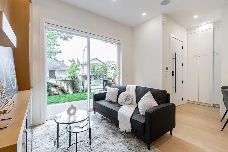 1 5304 ELGIN STREET - photo 4 of 25