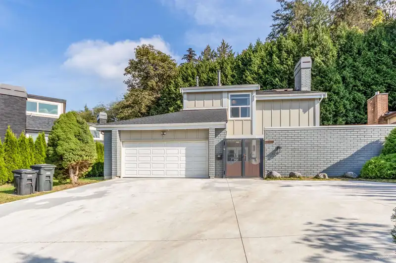 7550 CARNLEIGH PLACE - photo 1 of 35