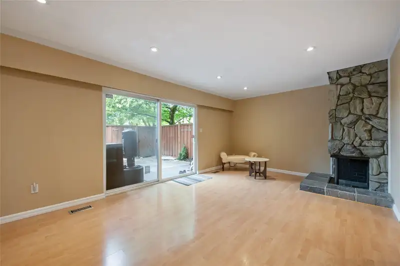 517 9651 GLENDOWER DRIVE - photo 2 of 34