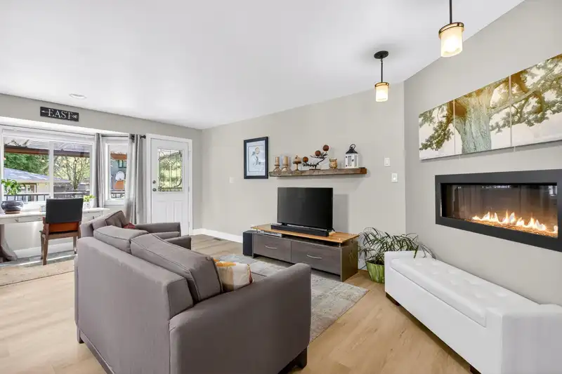 23376 124A AVENUE - photo 2 of 40