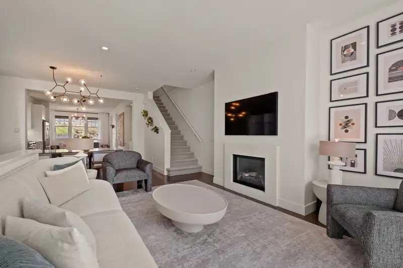1 3439 ROXTON AVENUE - photo 1 of 22