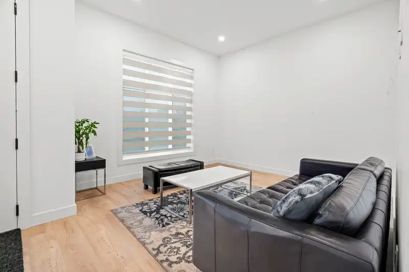 20426 96 AVENUE - photo 3 of 40