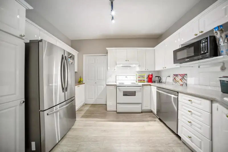 102 12088 66 AVENUE - photo 2 of 32