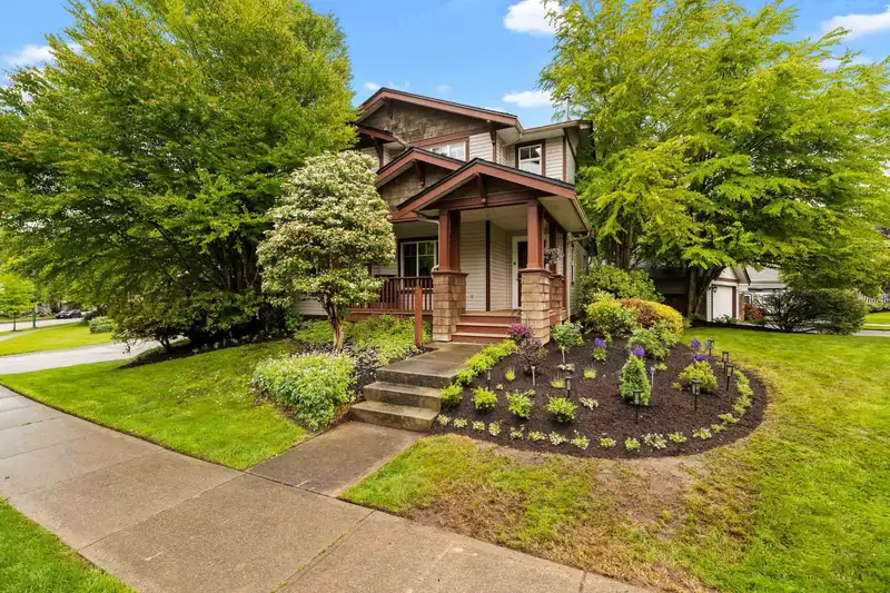 36252 ATWOOD CRESCENT - photo 2 of 40