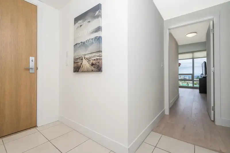 701 15152 RUSSELL AVENUE - photo 4 of 40