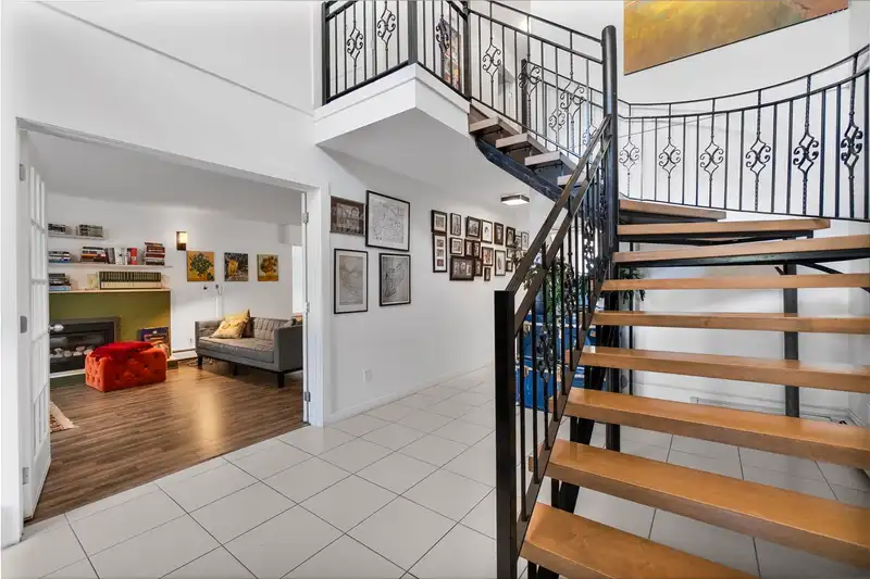 815 E 29TH STREET - photo 4 of 40