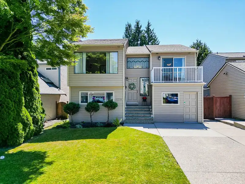 2216 WILLOUGHBY WAY - photo 2 of 40