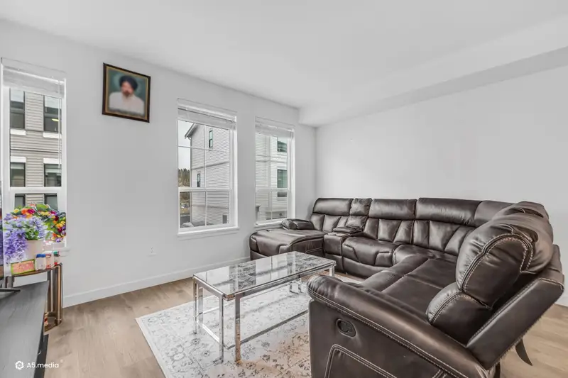 49 2774 MOTROSE AVENUE - photo 2 of 17