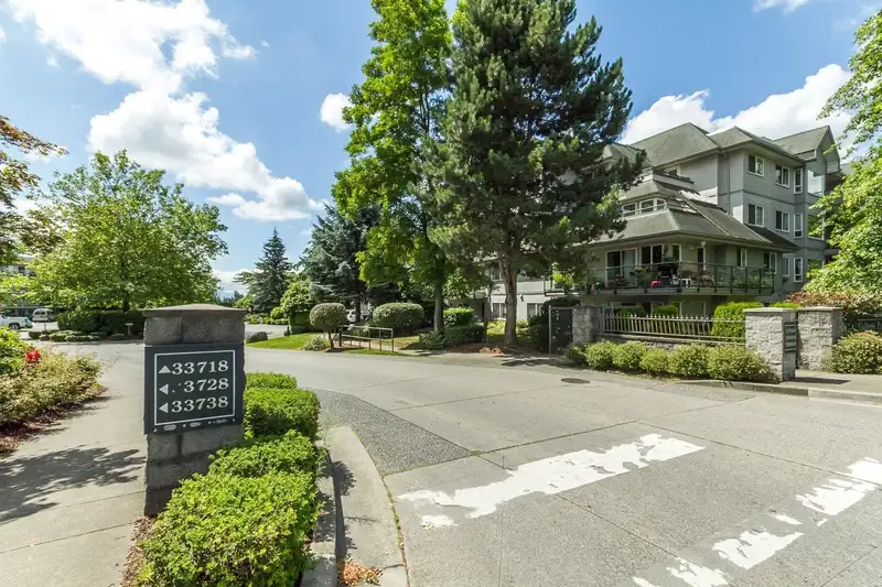 314 33738 KING ROAD - photo 1 of 37