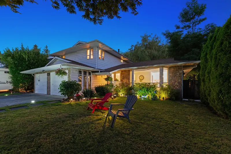 21034 BARKER AVENUE - photo 1 of 25