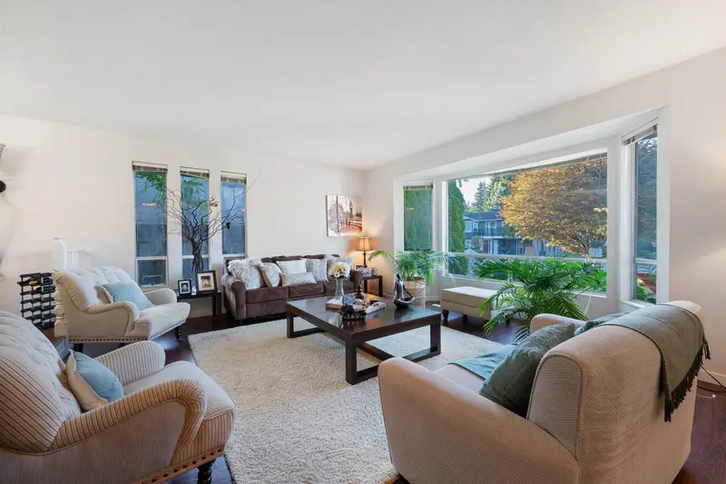 21034 BARKER AVENUE - photo 4 of 25