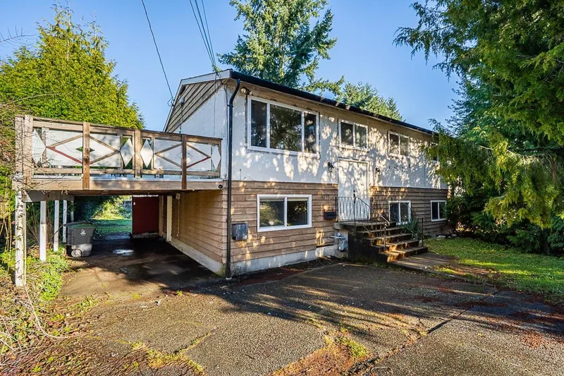 14735 107A AVENUE - photo 3 of 25