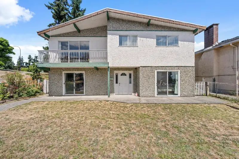 1457 SE MARINE DRIVE - photo 2 of 7