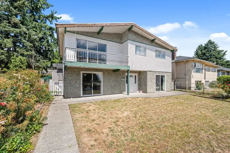 1457 SE MARINE DRIVE - photo 3 of 7