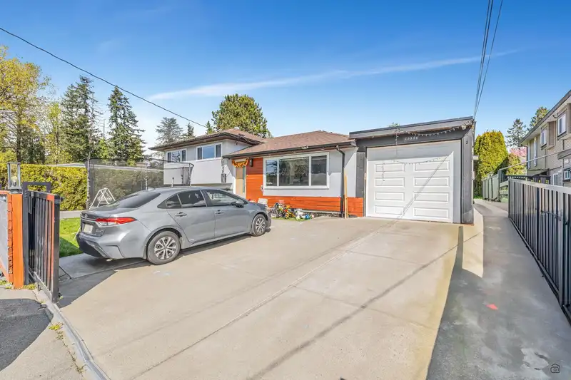 10356 126 STREET - photo 4 of 34